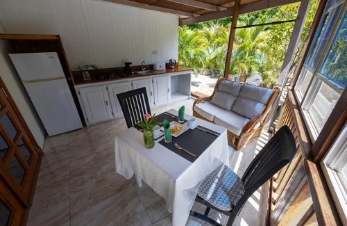 Crescent Beach Hotel | Hotel and restaurant in Bequia