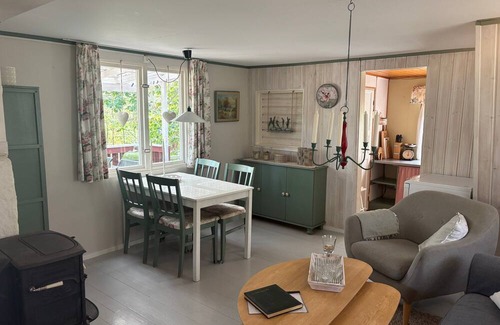 Hogsby Municipality House | Hus Sinnermåla - Forest cabin by the lake in Småland for nature lovers & anglers
