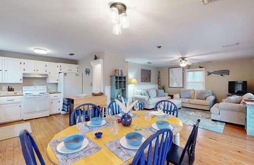 Colington Harbour House | Waterfront 3BR with pool, hot tub, tennis, & patio