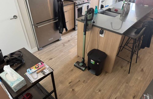 Killarney Apartment | Charming 2-bedroom apartment in beautiful Vancouver with fitness room, AC