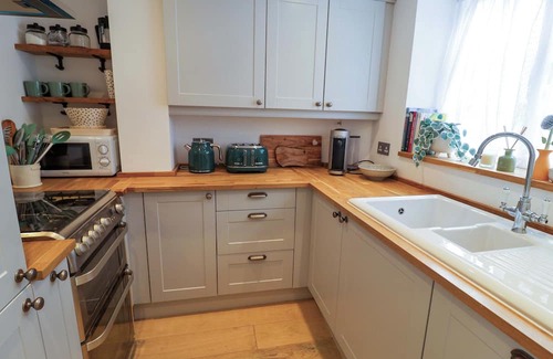 Beccles House | 11 BALLYGATE, pet friendly, character holiday cottage in Beccles