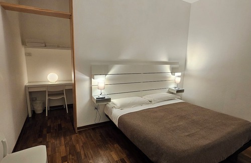 Potenza House | Double or Twin - Private Bathroom Inside