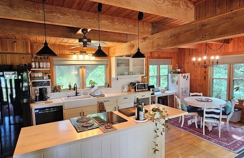 Tallahassee House | Peaceful 4-bedroom Lakehouse in Tallahassee
