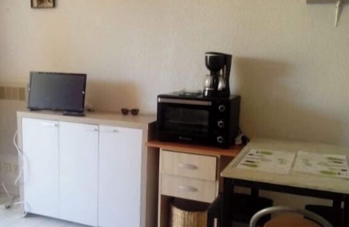 Le Grau-Du-Roi Apartment | Escape and relaxation just a stone's throw from the sea - Cosy balcony