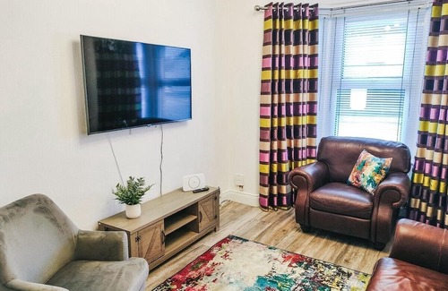 Lisburn House | 3 Bedroom House, 16 minutes to Belfast, Parking by StaybyNumbers