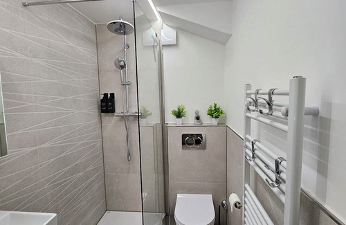 Moers Apartment | Modern Homes - Fully equipped apartment - Balcony - Hotel beds - 4K TV - WiFi