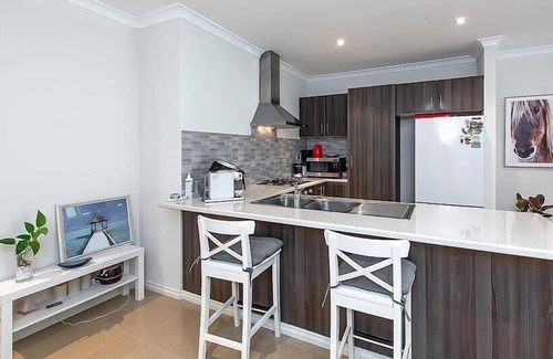 Innaloo House | Innaloo Family Oasis · 3BR · 2BA · 2PKG