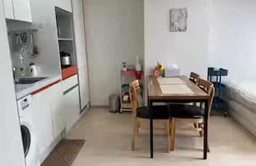 Ansan Apartment | City view room with Netflix