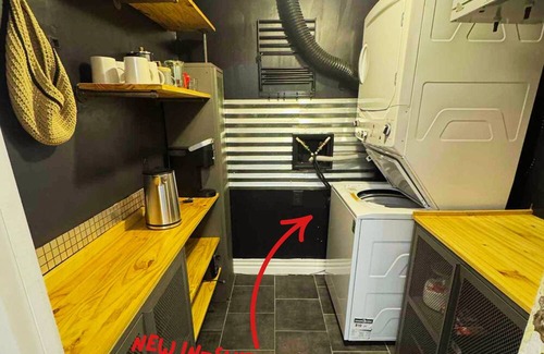 North End Condo | SPACIOUS & BRIGHT NORTH END CONDO - TURN KEY | PET FRIENDLY | BUSINESS READY