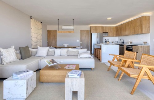Los Cabos House | New & Elegant 4Bedroom House, Steps from the Beach