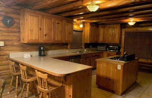 Pinetown Cabin | Majestic Tranquil 3-bedroom cabin for a relaxing getaway