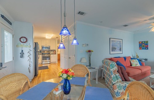 Ono Island House | Bear Point Bayview Cottage