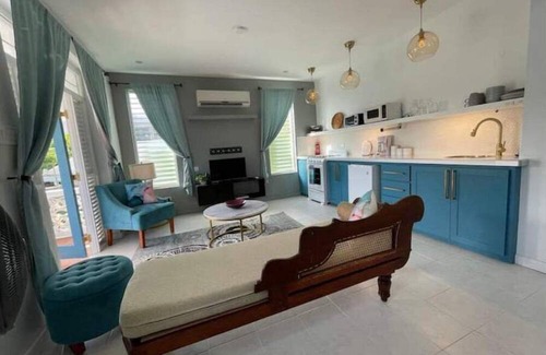 Little Battaleys House | Studio Retreat. Your home away from home