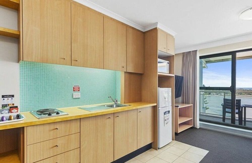 The Entrance Resort | The Entrance Waterfront Apartment 505