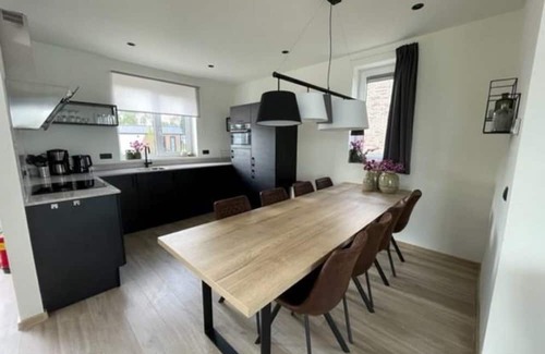 Kerkdriel House | Holiday house Kerkdriel for 1 - 8 persons with 4 bedrooms - Holiday home