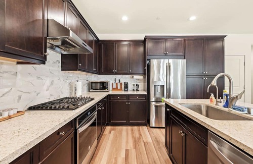 Ontario House | Comfort & Style Home Near the Airport
