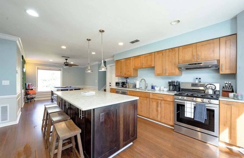 Ormond Beach House | Enjoy Beautiful Ormond Beach 4BR Apt WiFi & Pool
