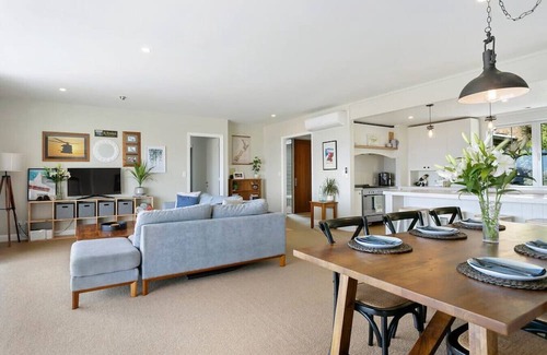 Acacia Bay House | Whakaipo Sunsets with Spa pool - divine views, beautiful, tranquil, tasteful comfort