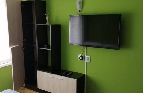 Odesos Bed & Breakfast | Cozy and stylish apartment, top center of Varna