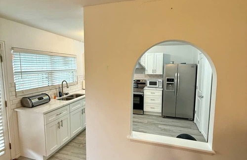 Garland House | 3-bedroom house in lovely Garland with WiFi, AC