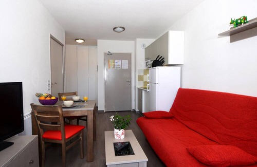 Les Angles House | Appartement Abordable Pour 8 | Accès Piscine