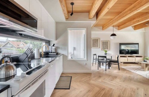 Alberta Arts District House | AlbertaArts Happy Place Townhome - 91 WalkScore