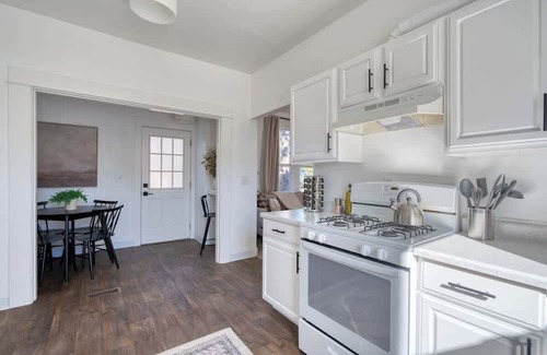 Corbett - Terwilliger - Lair Hill House | Cozy Haven by the Hill - Downtown & OHSU!