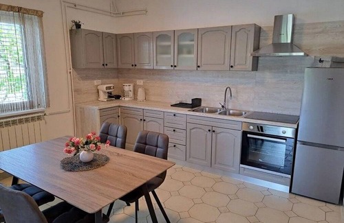 Rab Apartment | One bedroom apartment with terrace and sea view Palit, Rab (A-24303-d)