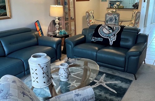 Hutchinson Island South House | Charming 2-bedroom townhome with AC, WiFi in lovely Jensen Beach