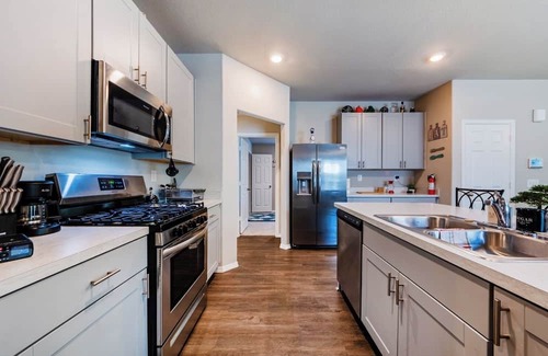 Conroe House | 3-bedroom house in marvelous Conroe with AC, fitness room, WiFi