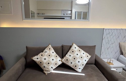 San Jose Apartment | Studio with City view,few minutes to Skyranch and Peoples Park and PicnicGroove