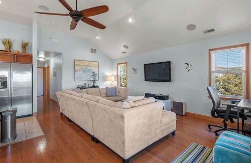 Frisco House | Reel Heaven: Soundside | Fenced in Yard for a Dog | Walk to the Beach |
