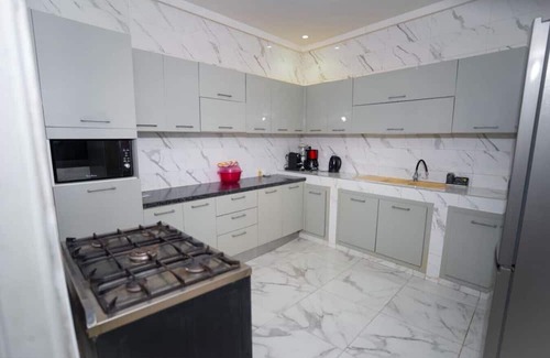 Ngor Villa | Tawfekh Villa: Magnificent villa with pool and sea view