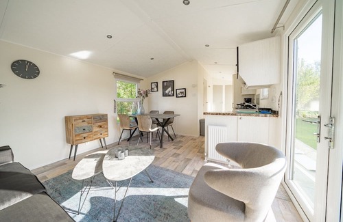 Biddinghuizen Ski Chalet | Chalet by Veluwemeer with Water Sports