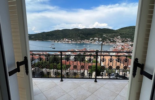 Vathy House | 3-bedroom house in charming Ithaki with AC, WiFi. Live the Greek dream