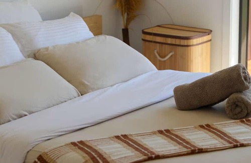 Raglan Bed & Breakfast | Raglan Retreat New Zealand w/Barrel Spa, Ocean View & Sunset