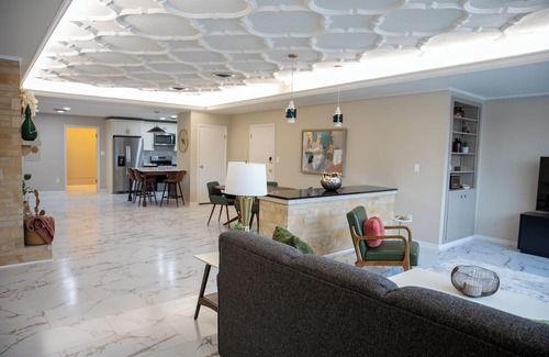 Terre Haute Apartment | Charming 2-bedroom apartment close to Universities in downtown Terre Haute.