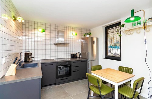 Tbilisi Apartment | Beautiful Apartment with Private Garden