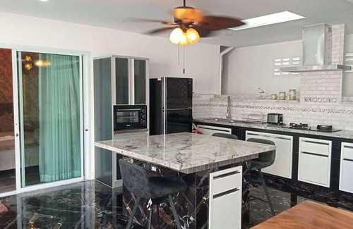 Huai Yai Villa | Renita 2BR Villa w/Indoor pool and Sauna