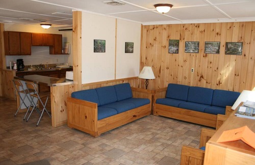 Columbia Cabin | Cabin, 16 Bunks, Kitchen, Bathroom