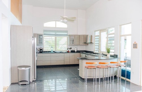 Laie House | Plumeria Paradise - Ocean Views!