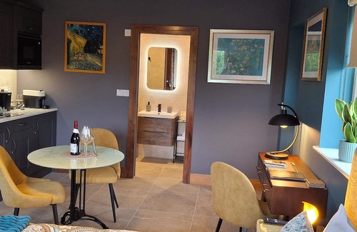 Clarinbridge Apartment | Bed & Breakfast, Stoneywood Haven in Galway, Clarinbridge