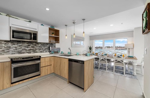 Oranjestad Condo | Beach Vibes Oceanfront Condo
