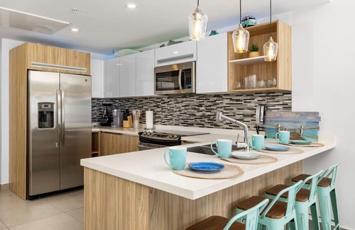 Oranjestad Condo | Beach Vibes Oceanfront Condo