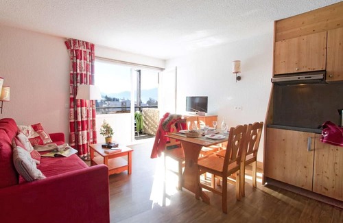 Autrans-Meaudre-en-Vercors Apartment | Balcony, parking, tv, 58m², Autrans