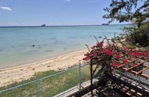 Port Louis Villa | Crab's Cove - Villa pieds dans l'eau avec piscine