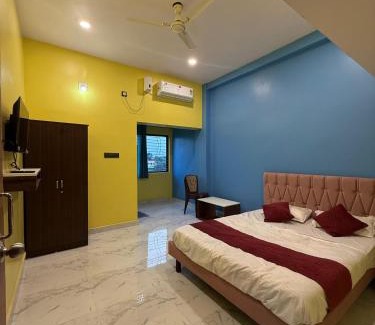 Bhadrak Hotel | HOTEL SANTILATA PALACEe