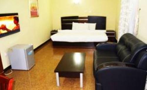 Oshodi-Isolo Hotel | Femad Airport Hotel
