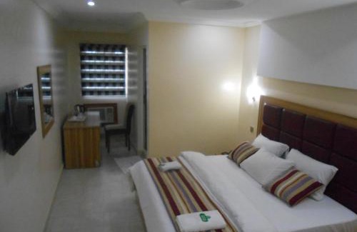 Benin City Hotel | ZAFIKE ROYAL Hotel