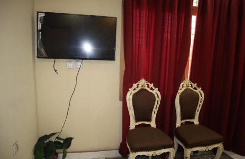 Lahore Hotel | 7 Eleven
